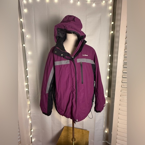 L.L. Bean Woman’s Purple Ski & Snow Jacket - Picture 1 of 12
